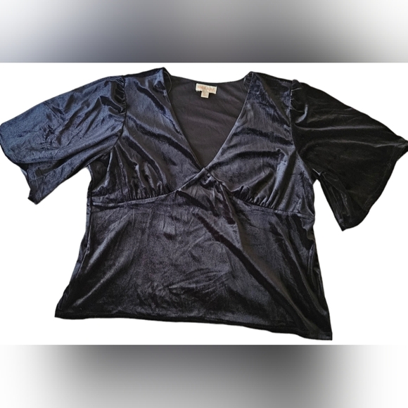 Knox Rose Tops - Knox Rose Velvet V-neck Top